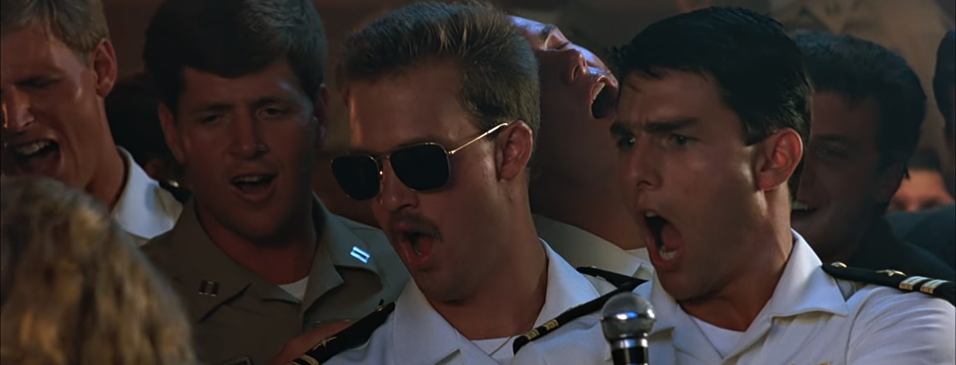 Tom Cruise’s Top Gun Maverick Sunglasses Like a Film Star