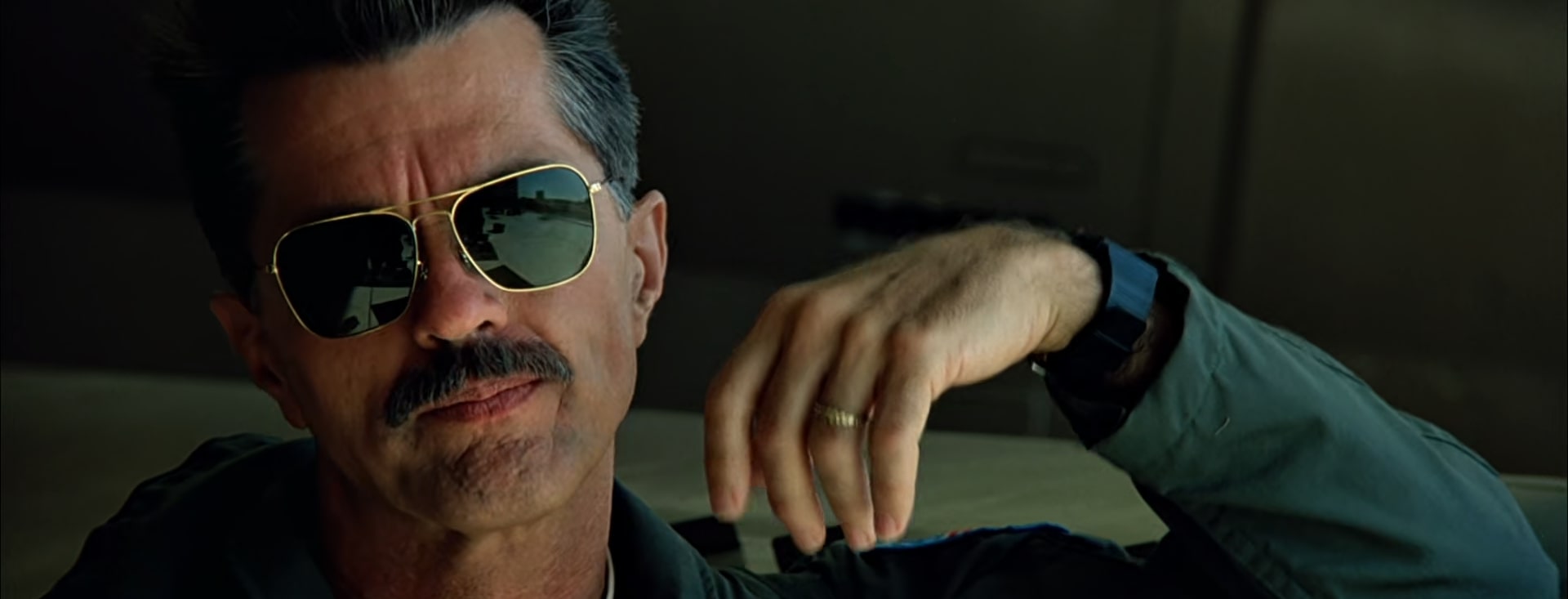 Tom Cruise’s Top Gun Maverick Sunglasses Like a Film Star